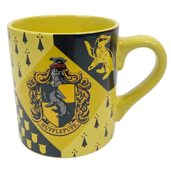 Harry Potter Coffee Mug Hufflepuff Ceramic Wizarding World 14 oz Warner Bros - Picture 1 of 10